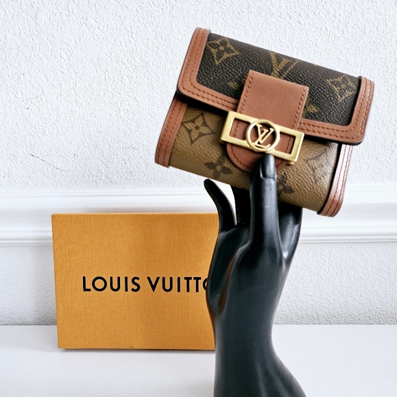 Louis Vuitton Dauphine Compact Wallet - Microchipped - Picture 2 of 8